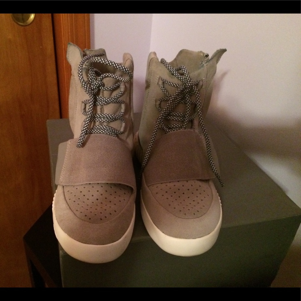 Adidas Yeezy 750 boost gray/white size 8